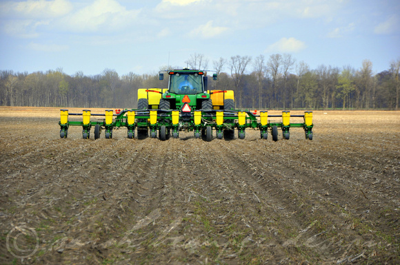 Sarah Beaugez Photography-Planting Corn 7